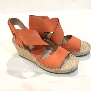 Eileen Fisher Sport Platform Sandal. Size 8